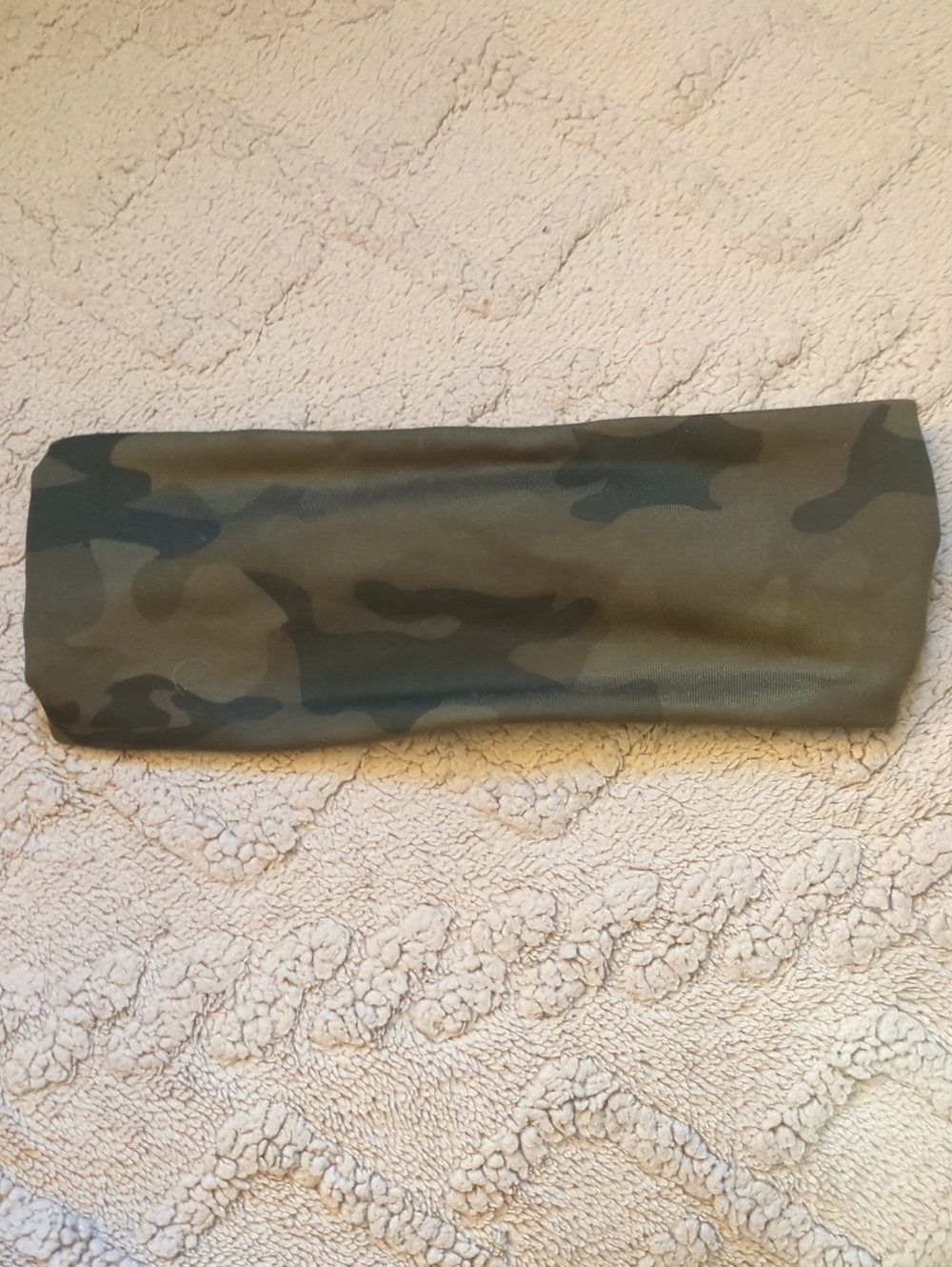 Lululemon athletica Camo Wide Headband in Olive and Black